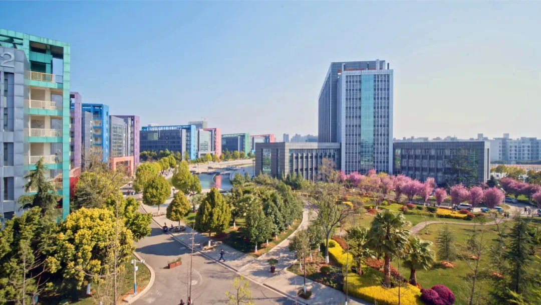 知名企業(yè)紛紛“要人”,，這所70年職校的秘訣在哪？