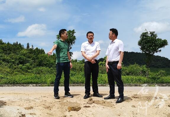 助推園區(qū)共建 聯(lián)農(nóng)帶農(nóng)穩(wěn)增收——記廣東省粵黔協(xié)作工作隊(duì)銅仁工作組石阡小組組員,、石阡縣政府辦副主任、縣鄉(xiāng)村振興局副局長(zhǎng)祁奇?zhèn)?