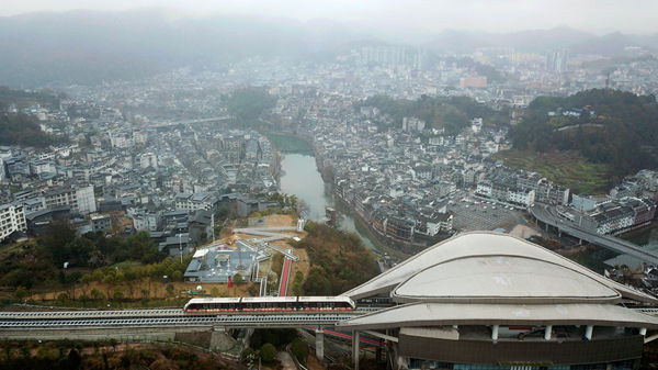 新春走基層丨“小”場景涌動經(jīng)濟(jì)“大”能量——小店、小廠、小站,、小村探訪記